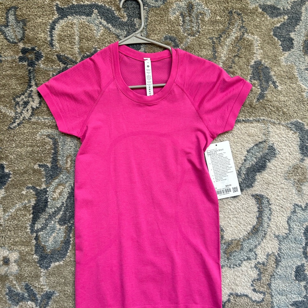 Lululemon Sonic Pink Swiftly Tech